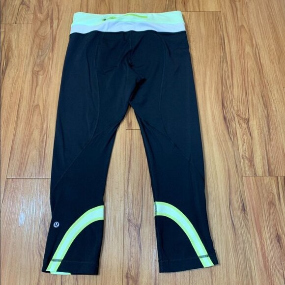 Lululemon Run: Inspire Crop II Black & Green - Picture 7 of 16